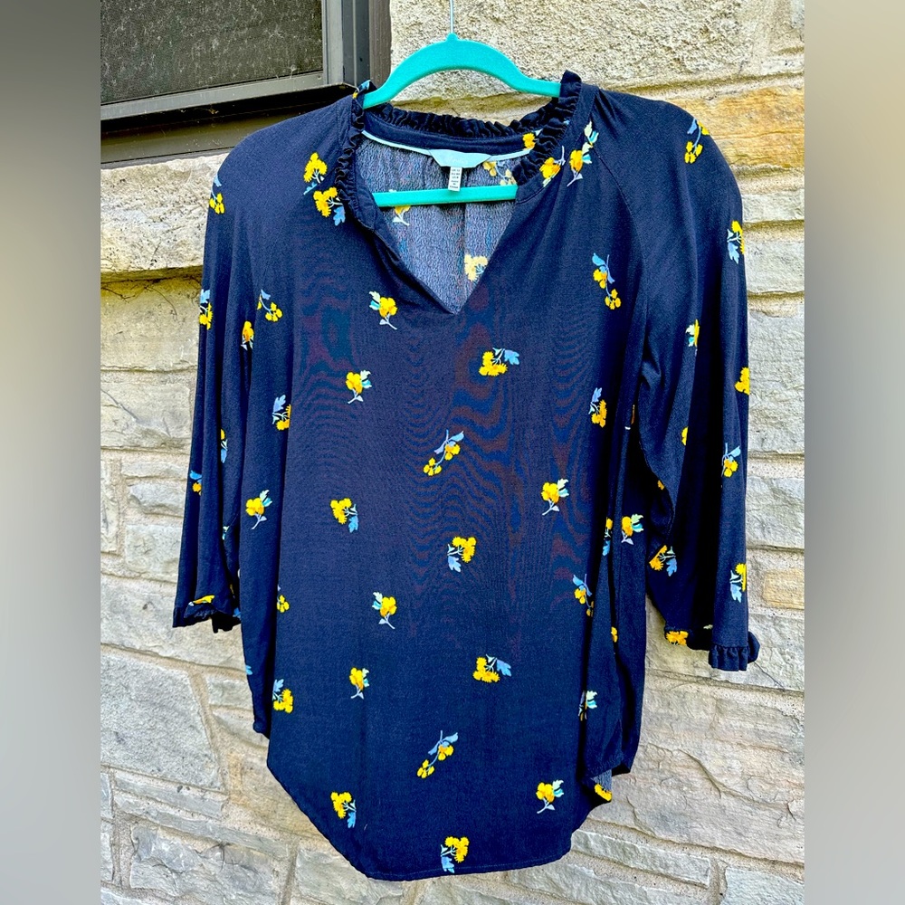 EUC - Dark Gray with Yellow Flowers - Smocked Shoulder V-Neck Blouse - Size 8